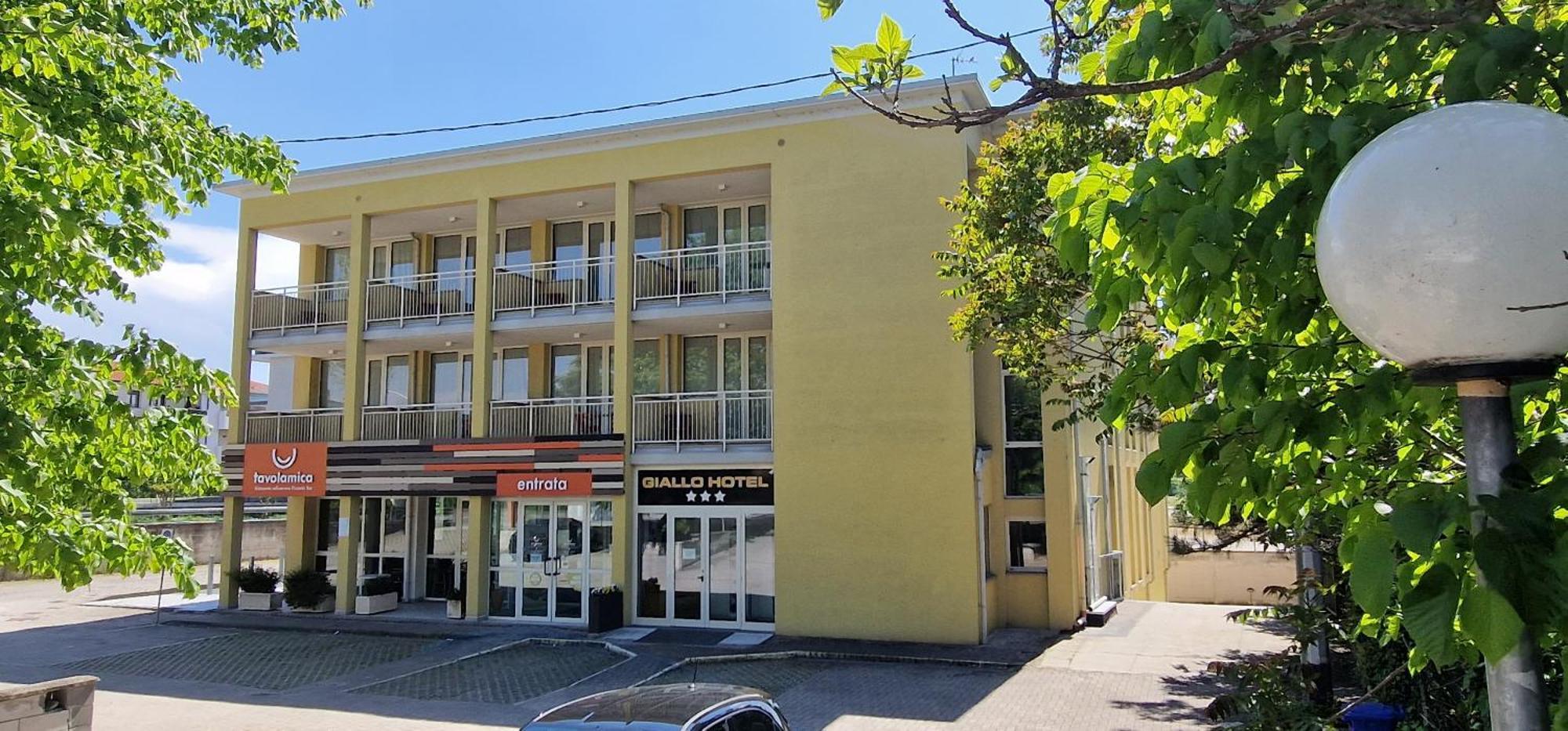Hotel Giallo Noceto Eksteriør billede
