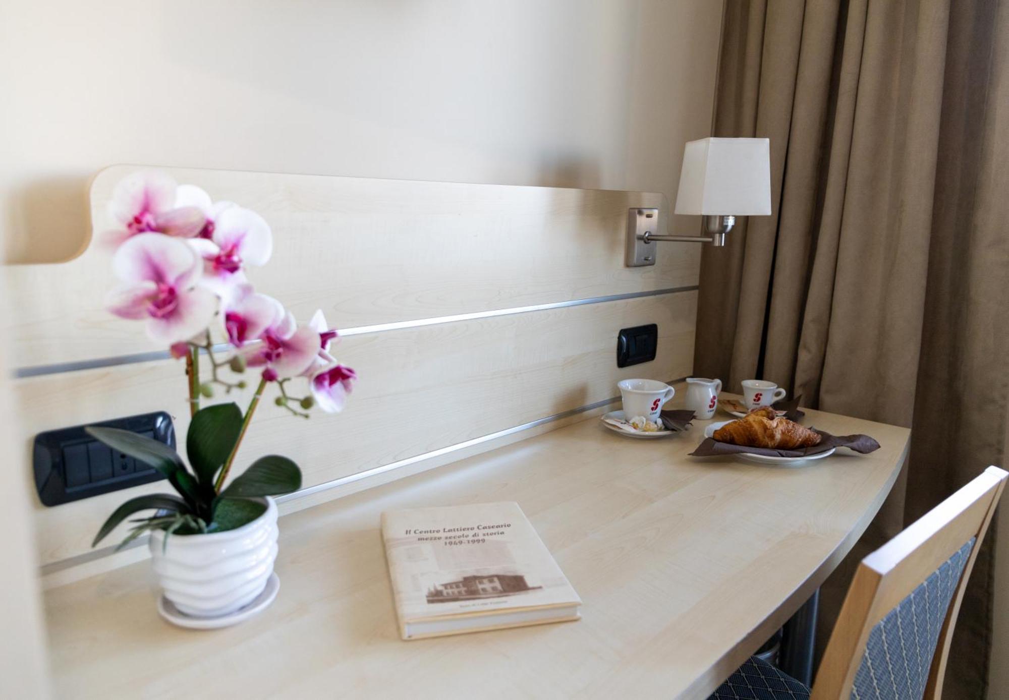 Hotel Giallo Noceto Eksteriør billede