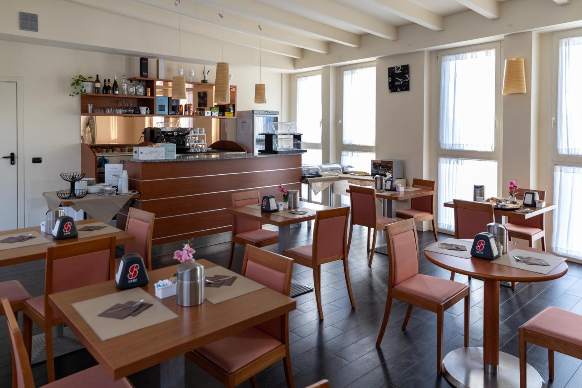 Hotel Giallo Noceto Eksteriør billede